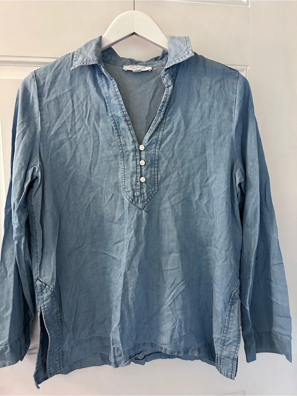 Ann Taylor Light Blue Button-Front Women's Shirt